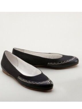 American Duchess Regency Era Dashwood flats Size 6 Black with ivory stitching